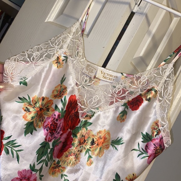 Victoria secret - Picture 3 of 4